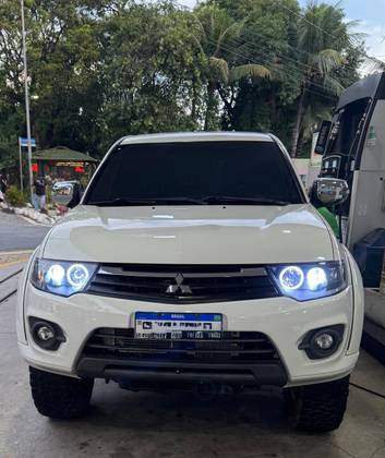 MITSUBISHI L200 TRITON 3.2 HPE 4X4 CD 16V TURBO INTERCOOLER DIESEL 4P AUTOMÁTICO